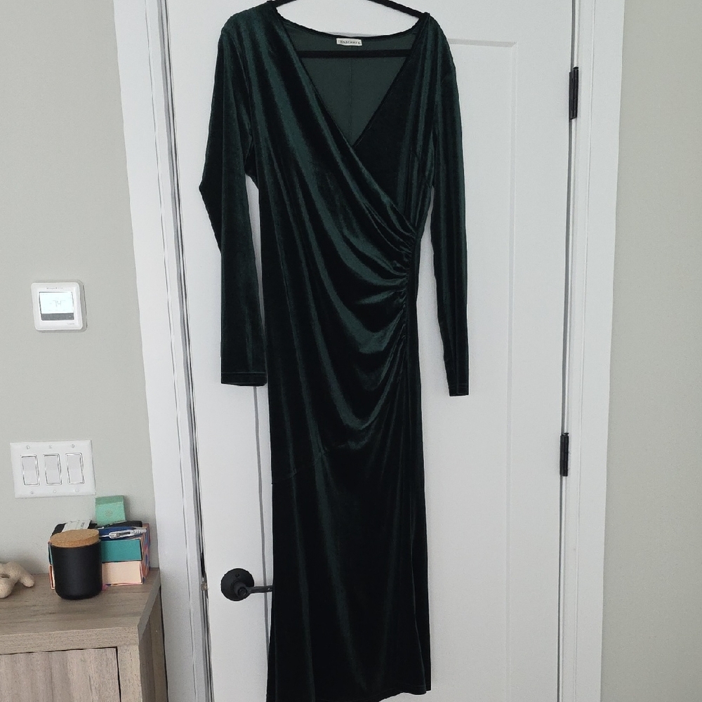 Women's Long Sleeve Emerald Velvet Wrap Maxi Dress